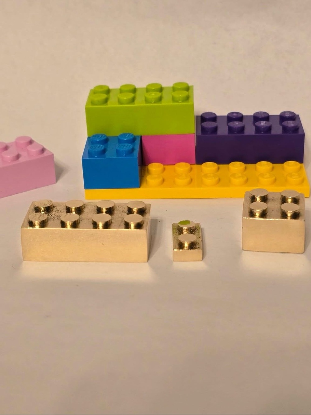 Gold Magnetic Building Bricks with Multicolor Accent Blocks